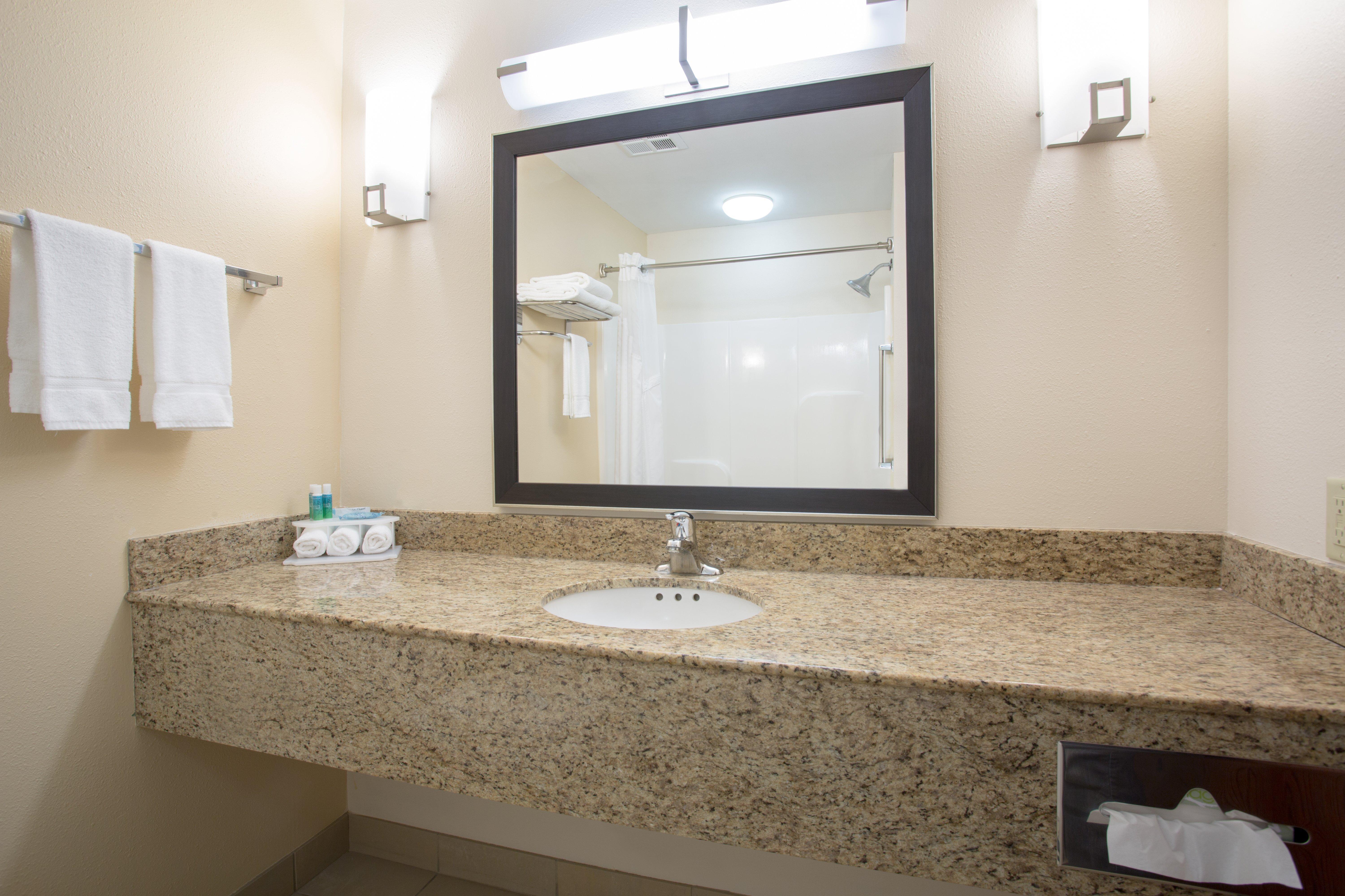 Holiday Inn Express Hotel & Suites Concordia Us 81 By Ihg Extérieur photo