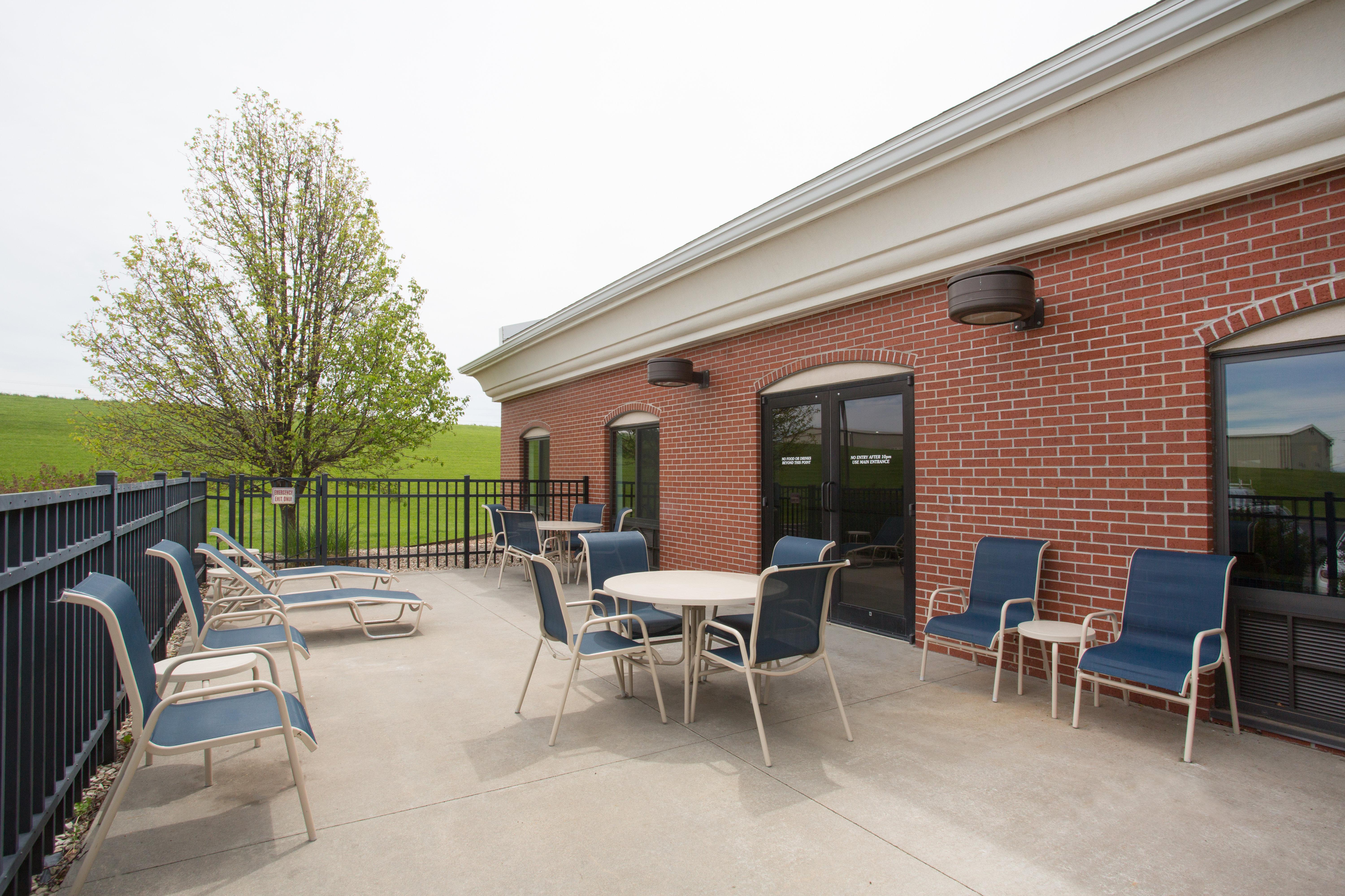Holiday Inn Express Hotel & Suites Concordia Us 81 By Ihg Extérieur photo