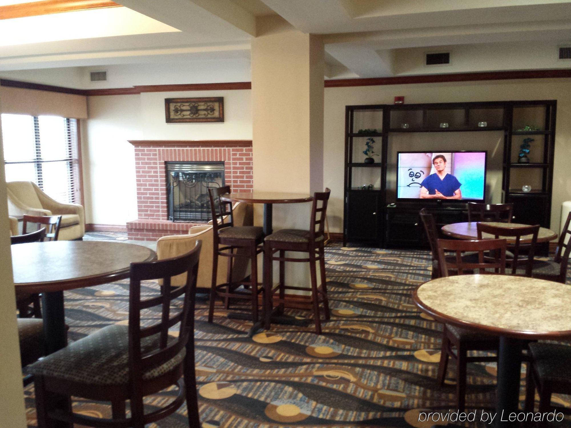 Holiday Inn Express Hotel & Suites Concordia Us 81 By Ihg Extérieur photo