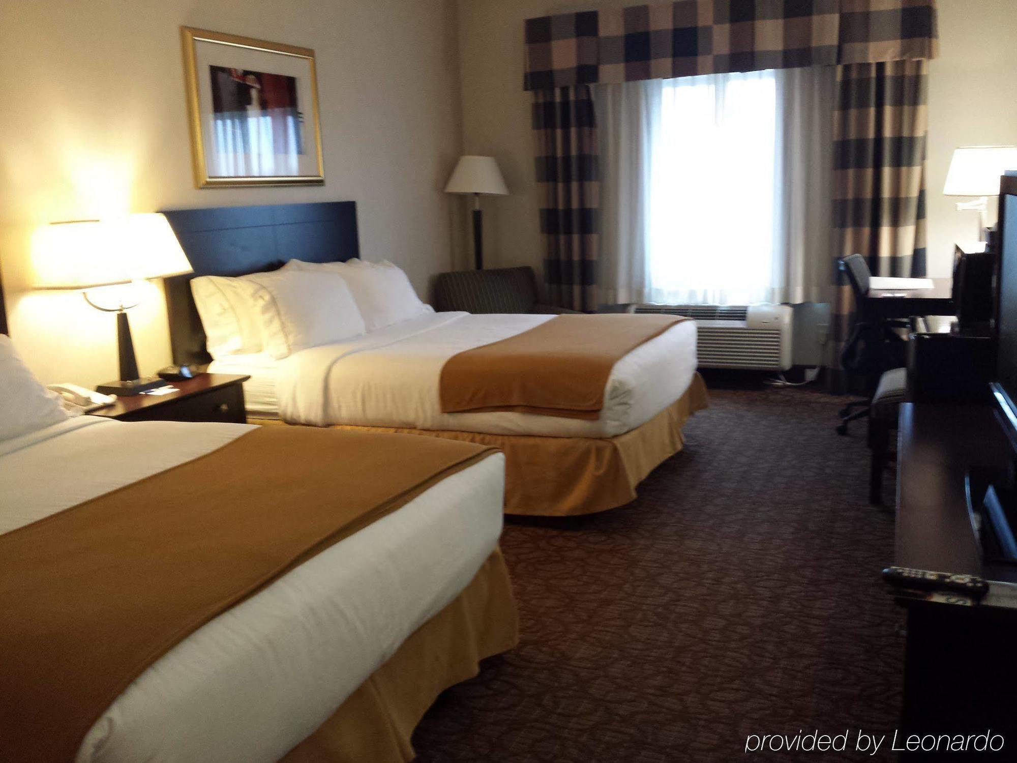 Holiday Inn Express Hotel & Suites Concordia Us 81 By Ihg Extérieur photo