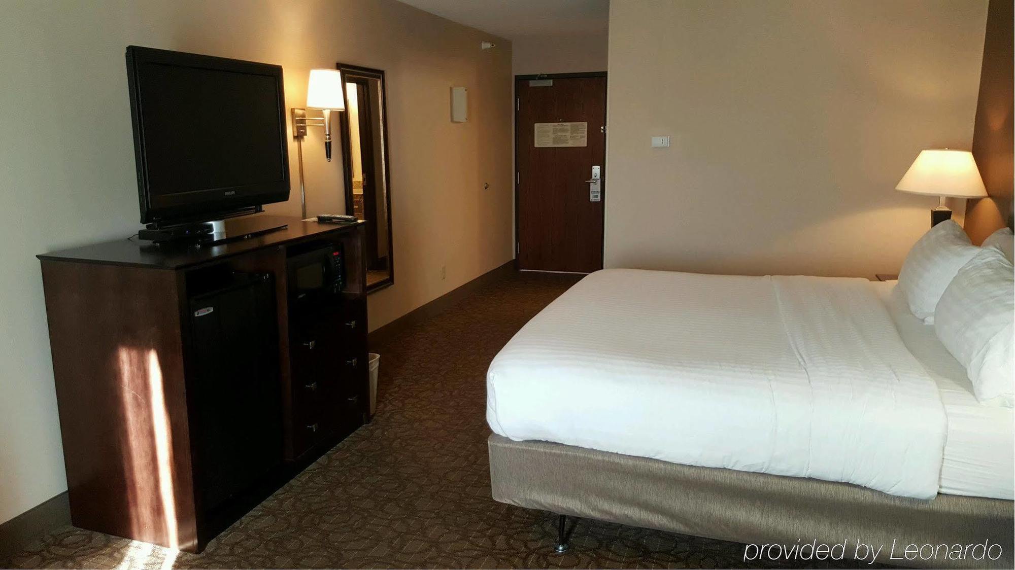 Holiday Inn Express Hotel & Suites Concordia Us 81 By Ihg Extérieur photo